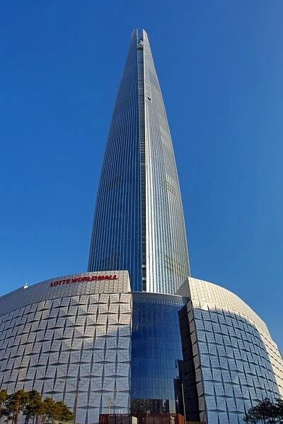 Lotte World Tower skyscraper and Mall in Jamsil, Seoul, Korea