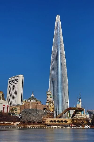 Lotte World Tower skyscraper and theme park in Jamsil, Seoul, Korea