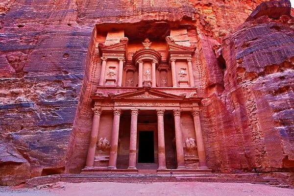 View of the Treasury, Al-Khazneh, Petra, Jordan