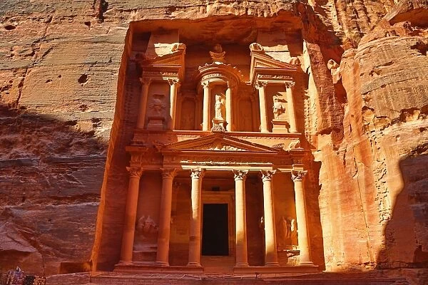 View of the Treasury, Al-Khazneh, Petra, Jordan