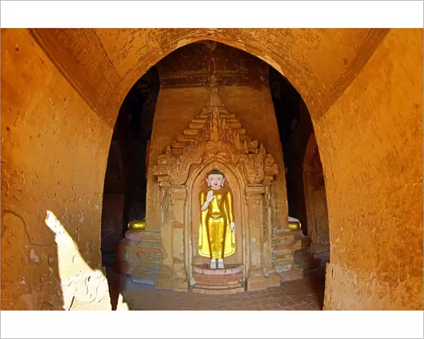 Buddha statue in Shwe Leik Too Pagoda in Bagan, Myanmar (Burma)