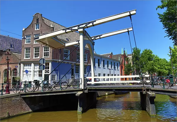 Staalmeestersbrug draw bridge over the Groenburgwal canal in Amsterdam, Holland