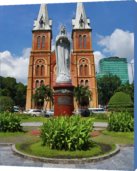 Statue of the Virgin Mary at the Notre-Dame Cathedral Basilica of Saigon, Ho Chi Minh City (Saigon)