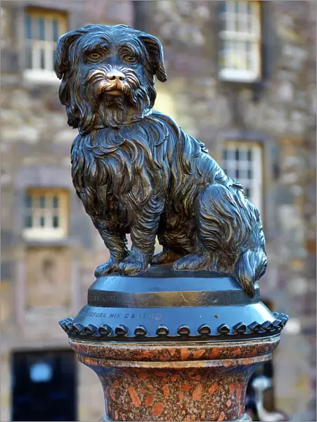 Statue of Greyfriars Bobby on Candlemaker Row, Edinburgh, Scotland