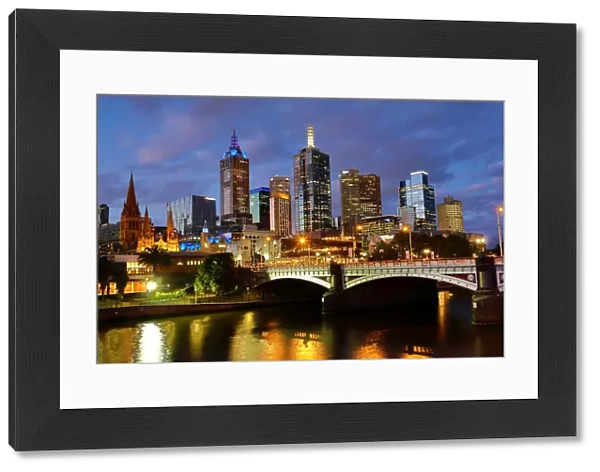 City skyline of Melbourne at sunset and Yarra River, Melbourne