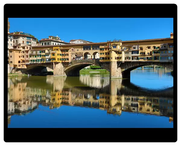 Ponte Vecchio bridge and River Arno, Florence, Italy