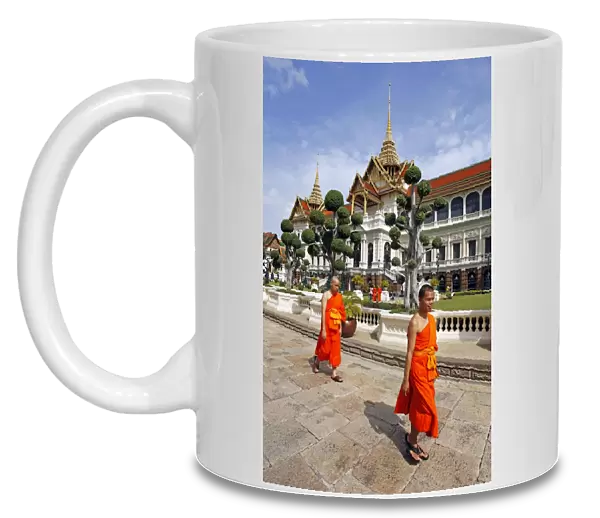 Monks at the Grand Palace Complex, Wat Phra Kaew, Bangkok, Thailand