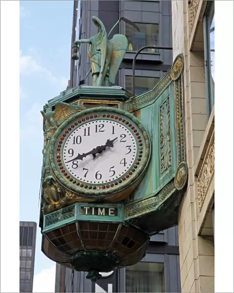Clock on the Jewelers Building, Chicago, Illinois, America