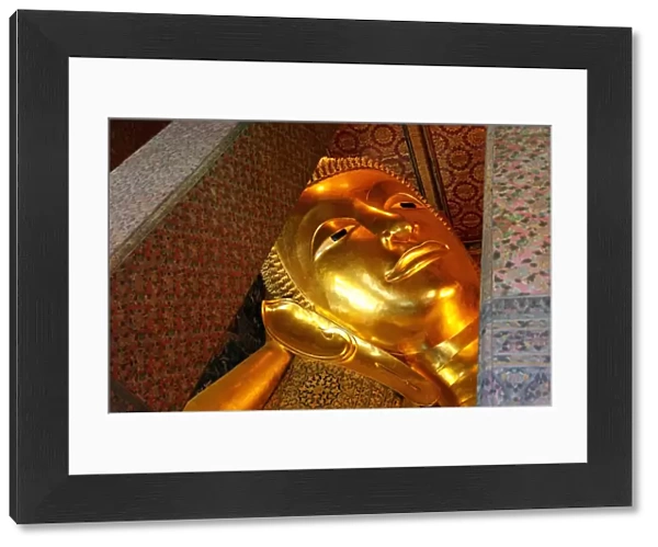 Reclining gold Buddha statue, Wat Pho temple, Bangkok, Thailand