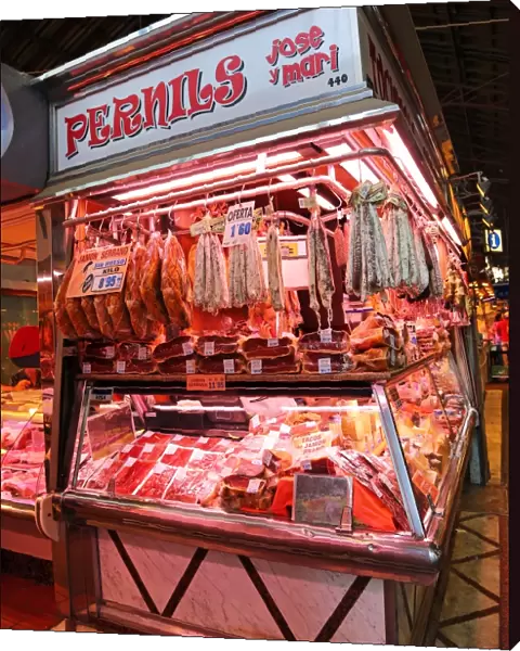 Stalls and fresh produce at La Boqueria market de St Josep, Barcelona, Spain