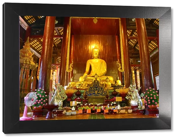 Buddha statue in Wat Phan tao Temple in Chiang Mai, Thailand