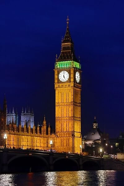 Big Ben and Houses of Parliament at night in London