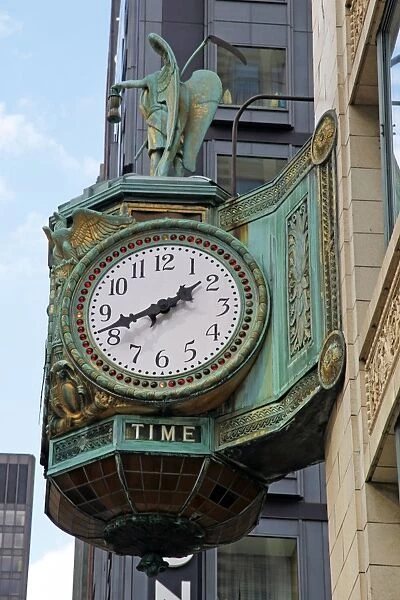Clock on the Jewelers Building, Chicago, Illinois, America