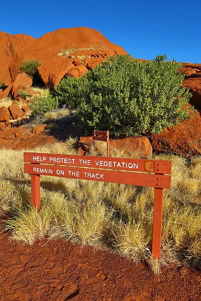 Closed path heat warning sign at Uluru, Ayers Rock, Uluru-Kata Tjuta National Park