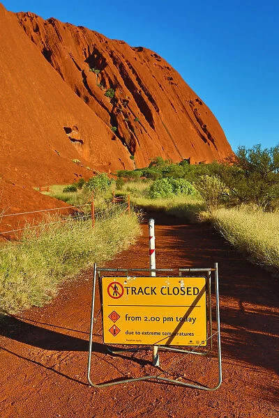 Closed path heat warning sign at Uluru, Ayers Rock, Uluru-Kata Tjuta National Park