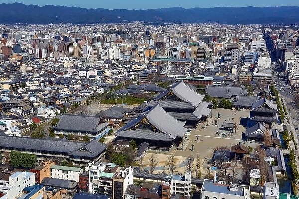 General city view of Kyoto with Higashi Honganji Temple, the Eastern Temple of the Original Vow