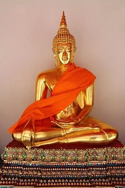 Golden Buddha statues at Wat Pho temple, Bangkok, Thailand