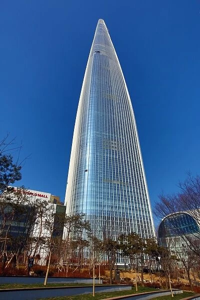 Lotte World Tower skyscraper in Jamsil, Seoul, Korea
