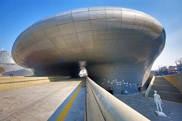 Modern architecture of the Dongdaemun Design Plaza and Culture Park (DDP) in Seoul, Korea