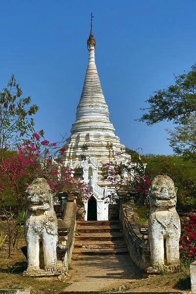 She Myet Hna Pagoda in Nuang U, Bagan, Myanmar (Burma)