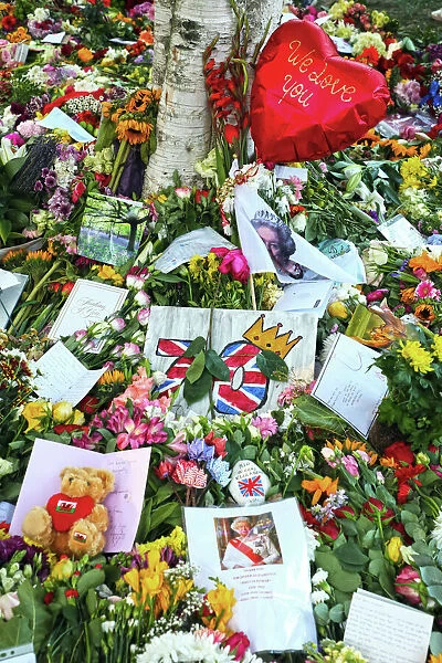 Queen Elizabeth II floral tributes in Hyde Park, London, UK - 17 Sep 2022