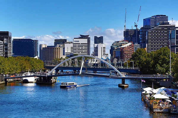 Southbank Pedestrian Bridge over the River Yarra, Melbourne, Victoria, Australia