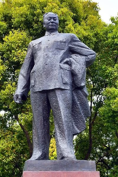Statue of Chairman Mao on the Bund, Shanghai, China