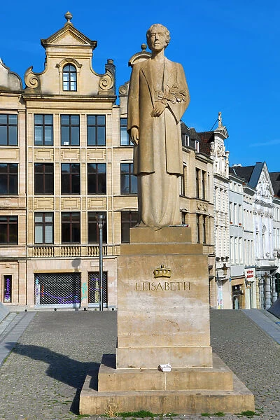 Statue of Elisabeth of Bavaria, Queen of Belgium, in the Place de L Albertine