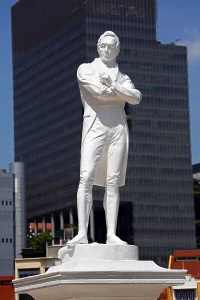 Statue of Sir Thomas Stamford Raffles on North Boat Quay in Singapore, Republic of Singapore