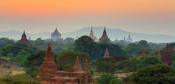 Temples and pagodas at sunset on the Central Plain of Bagan, Myanmar (Burma)