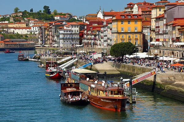 Tourist boats on the River Douro in Porto, Portugal