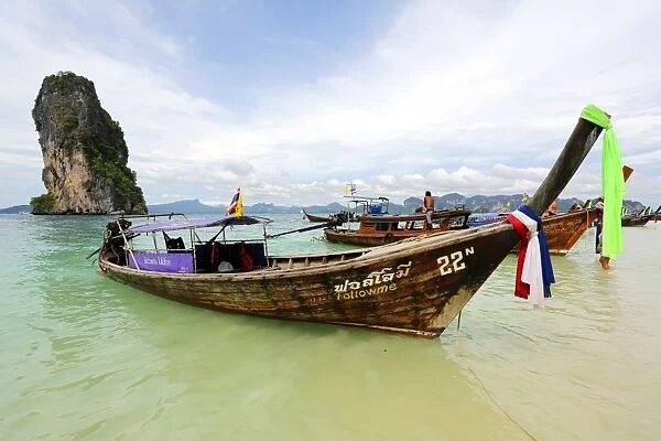 Traditional Thai long tail boat, Poda Beach, Krabi, Phuket, Thailand