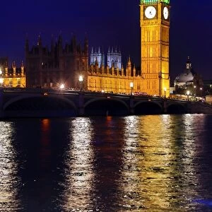 Big Ben and Houses of Parliament at night in London
