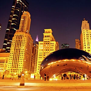 City skyline in the Cloud Gate Sculpture, Chicago, Illinois, America