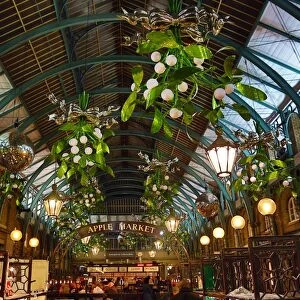 Covent Garden launches Mistletoe Christmas decorations in London