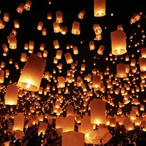 Sky Lanterns at Yee Peng Loy Krathong, Chiang Mai, Thailand