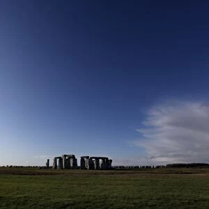 Stonehenge circle of standing stones, Wiltshire