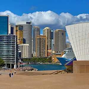 Sydney Opera House and city skyline, Sydney, New South Wales, Australia