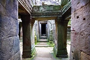 Images Dated 18th November 2016: Arched walkways and pillars in the ruins of Bayon Temple, Angkor Thom, Siem Reap