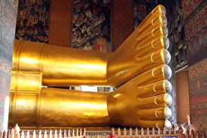 Golden Buddha statues at Wat Pho temple, Bangkok, Thailand