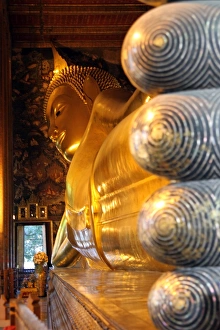 Golden Buddha statues at Wat Pho temple, Bangkok, Thailand