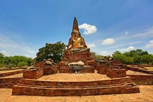 Images Dated 27th May 2013: Buddha Statue and Chedi, Wat Lokayasutharam, Ayutthaya, Thailand