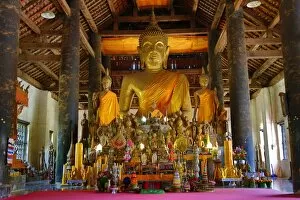 Images Dated 13th September 2015: Buddha Statue at Vat Visoun (aka Wat Wisunalat) Temple, Luang Prabang, Laos
