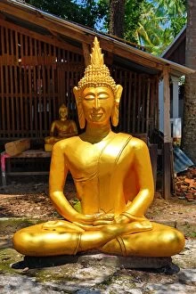 Images Dated 13th September 2015: Buddha statue at Wat Choum Khong Temple, Luang Prabang, Laos