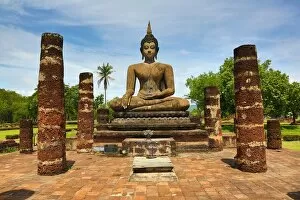 Sukhotai, Thailand Collection: Buddha statue, Wat Mahathat temple, Sukhotai, Thailand