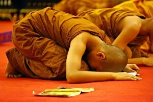 Thai Temples Collection: Buddhist monks praying at Wat Chedi Luang in Chiang Mai, Thailand