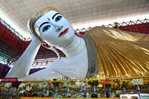 Images Dated 28th January 2016: Chauk Htat Gyi Pagoda and reclining Buddha statue, Yangon, Myanmar