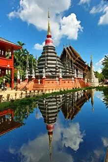 Images Dated 13th November 2016: Chedi at Wat Phan Tao Temple in Chiang Mai, Thailand