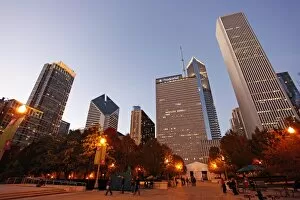 Images Dated 21st October 2012: City Skyline at dusk, Chicago, Illinois, America