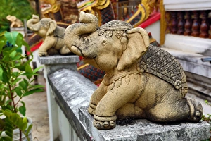 Elephant statue at Wat Lam Chang Temple in Chiang Mai, Thailand Elephant statue at Wat Lam Chang Temple in Chiang Mai, Thailand